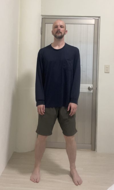 2. Bring feet to shoulder-width